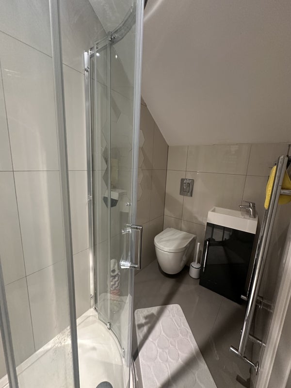 Room Millicent Grove in Greater London