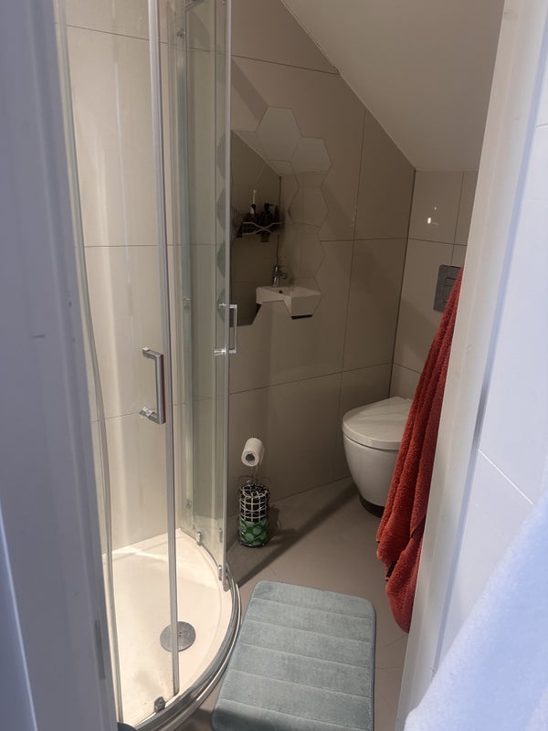Room Millicent Grove in Greater London