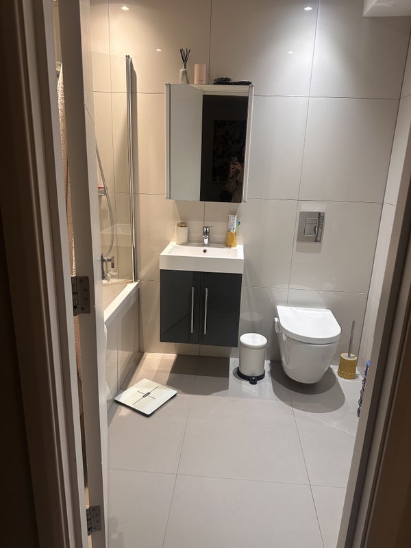 Room Millicent Grove in Greater London
