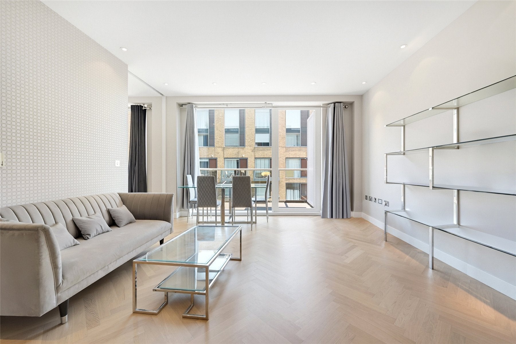 Flat Gatliff Road in City of Westminster