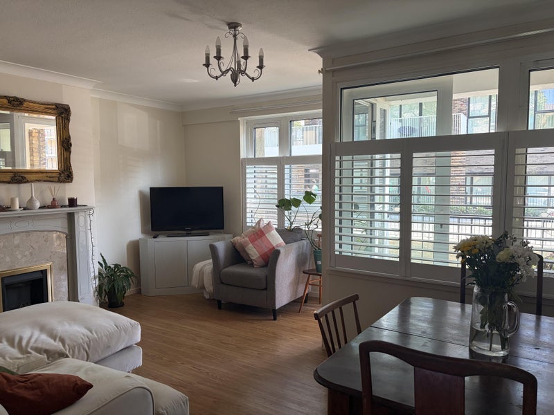 Room Clarence Crescent in Greater London