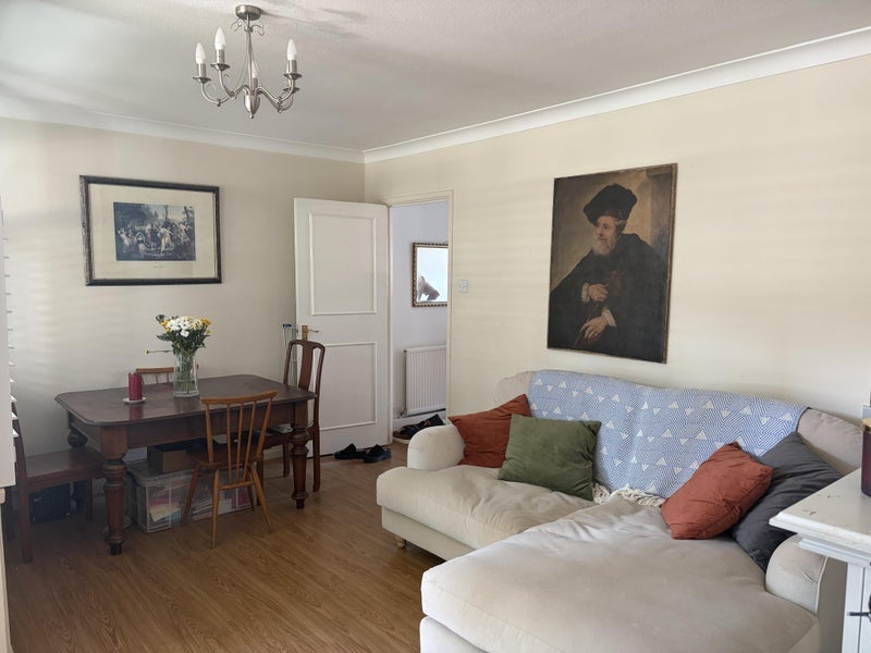 Room Clarence Crescent in Greater London