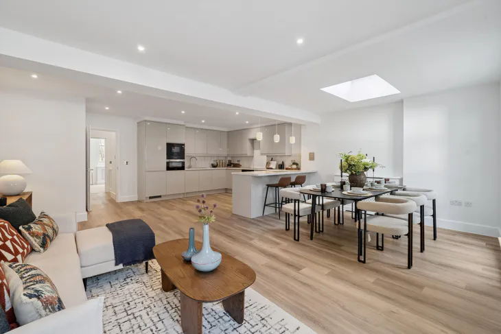 Flat Philbeach Gardens in Greater London