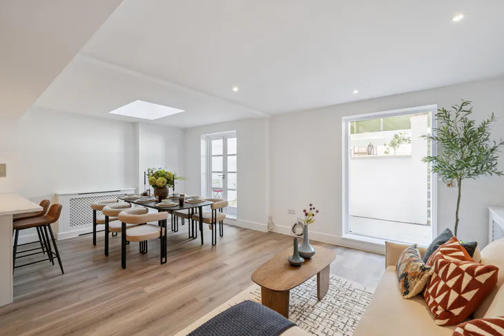 Flat Philbeach Gardens in Greater London