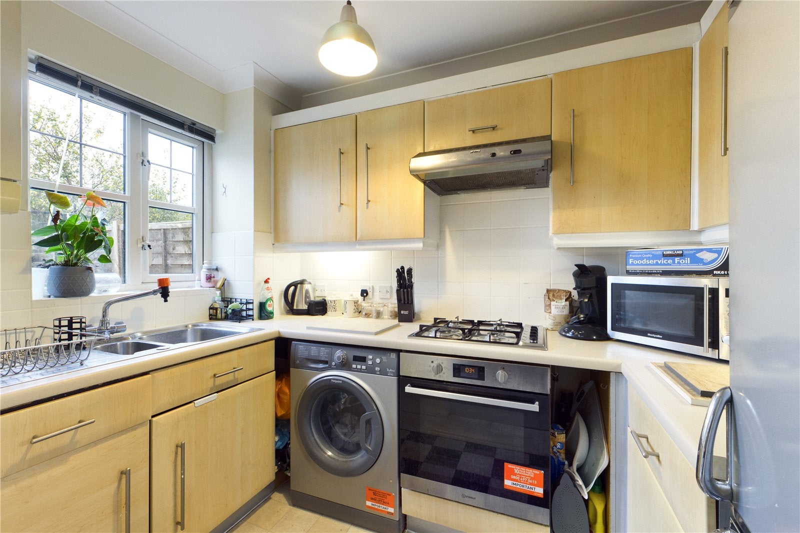 House Whitehart Close in Theale