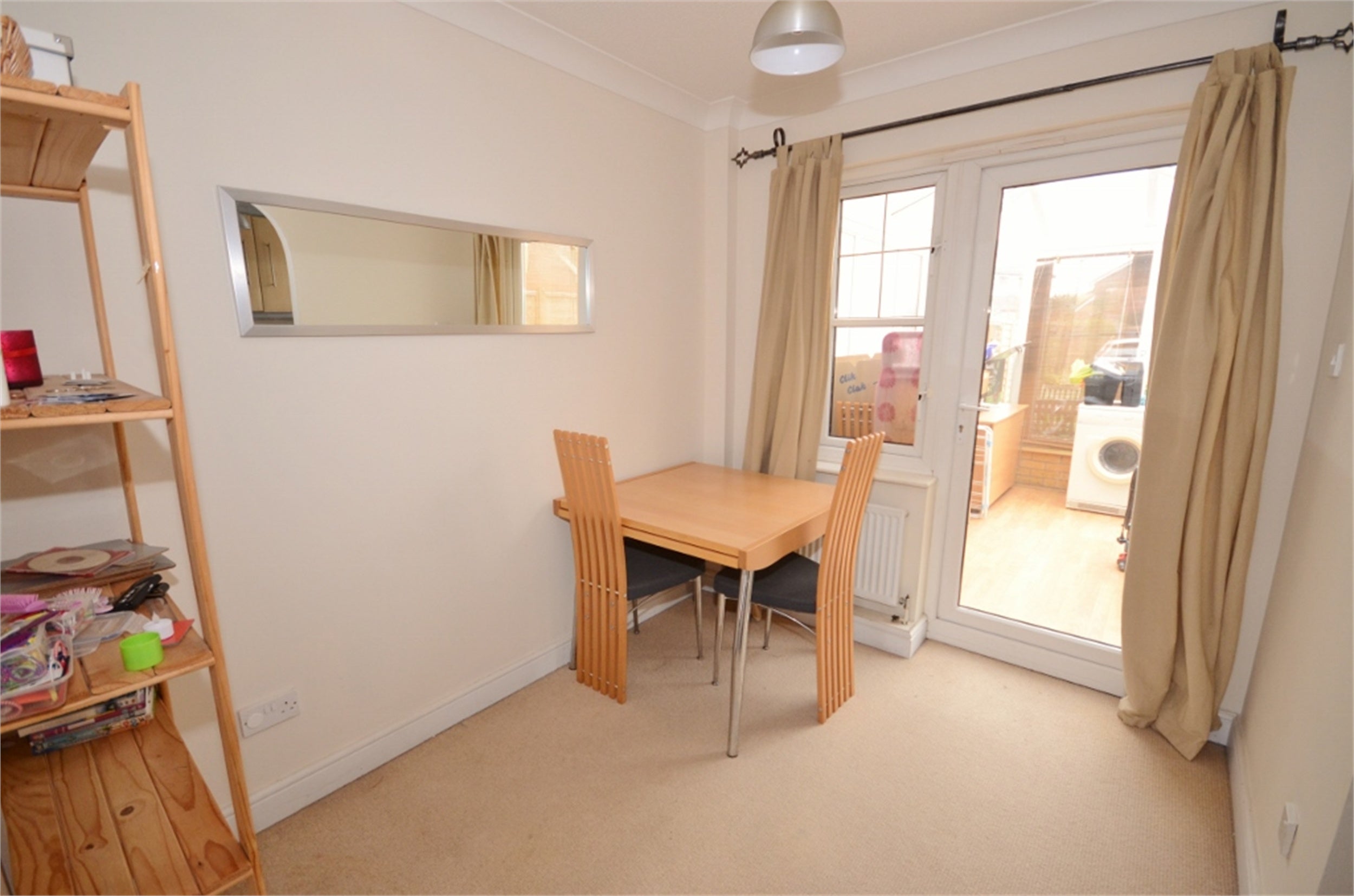 House Whitehart Close in Theale