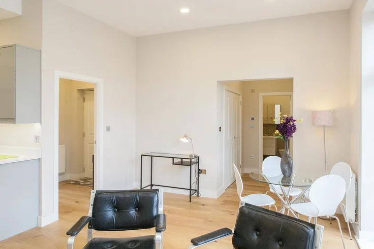Flat Loampit Hill in Greater London