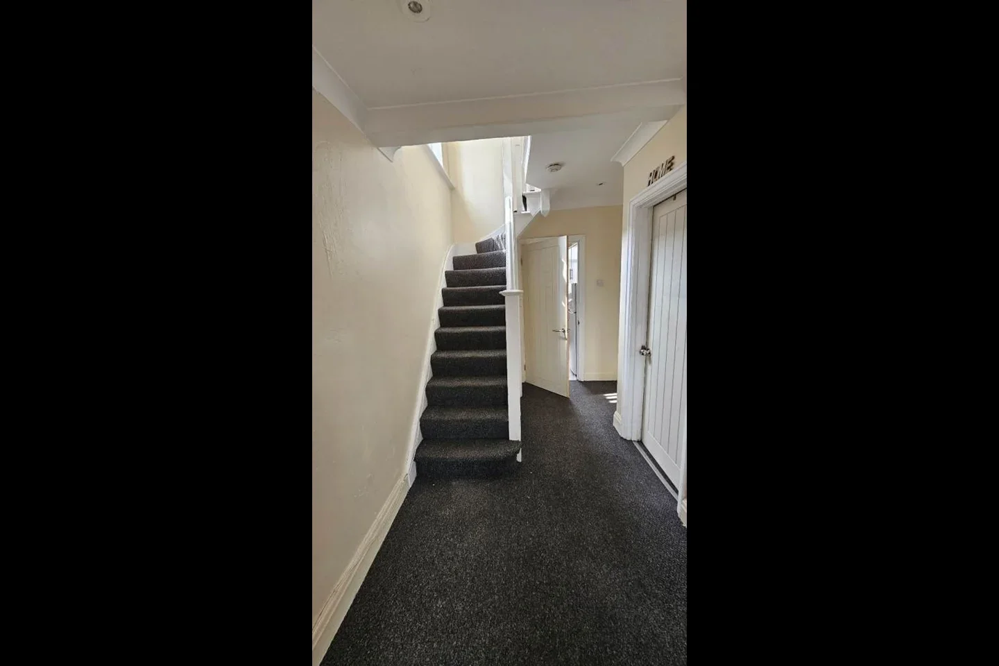 Room Windermere Avenue in Greater London