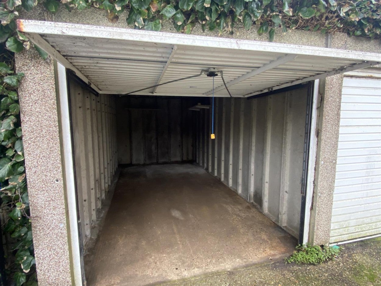 Flat South Terrace in Arun