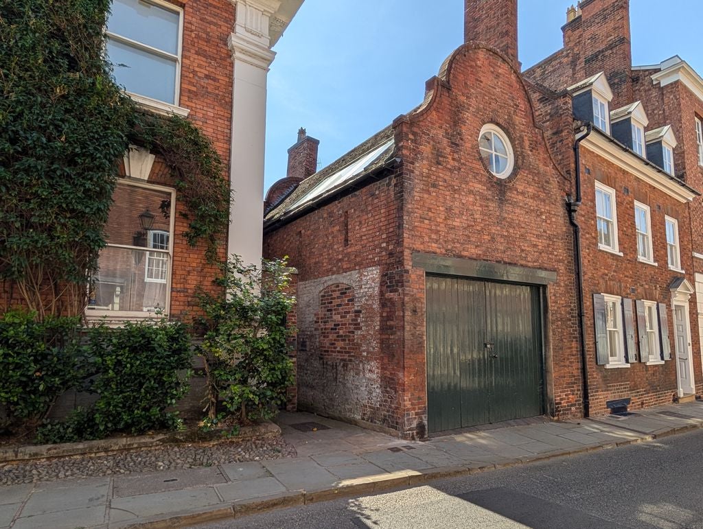 Flat Saint John's Hill in Shrewsbury