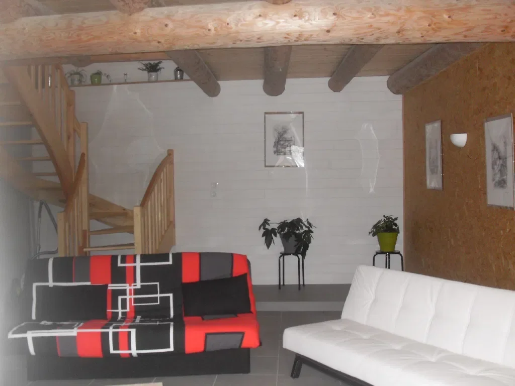 House Route de Rocherols in Saint-Julien-Chapteuil