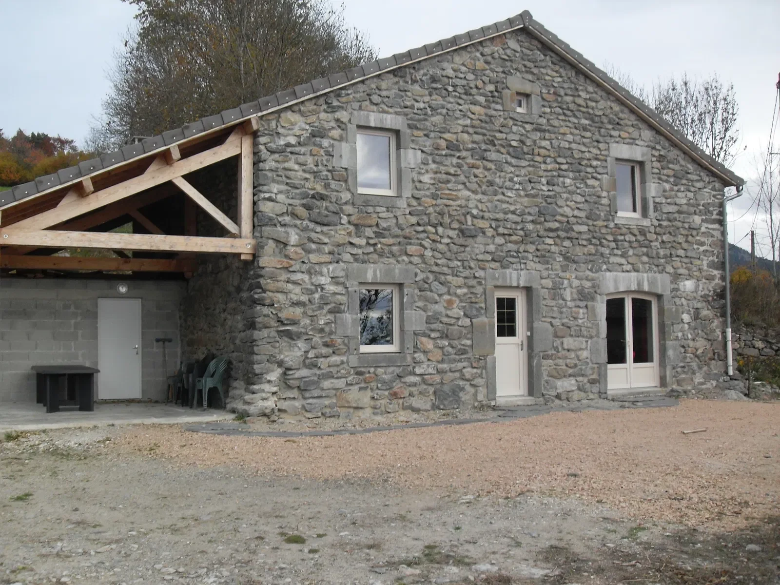 House Route de Rocherols in Saint-Julien-Chapteuil