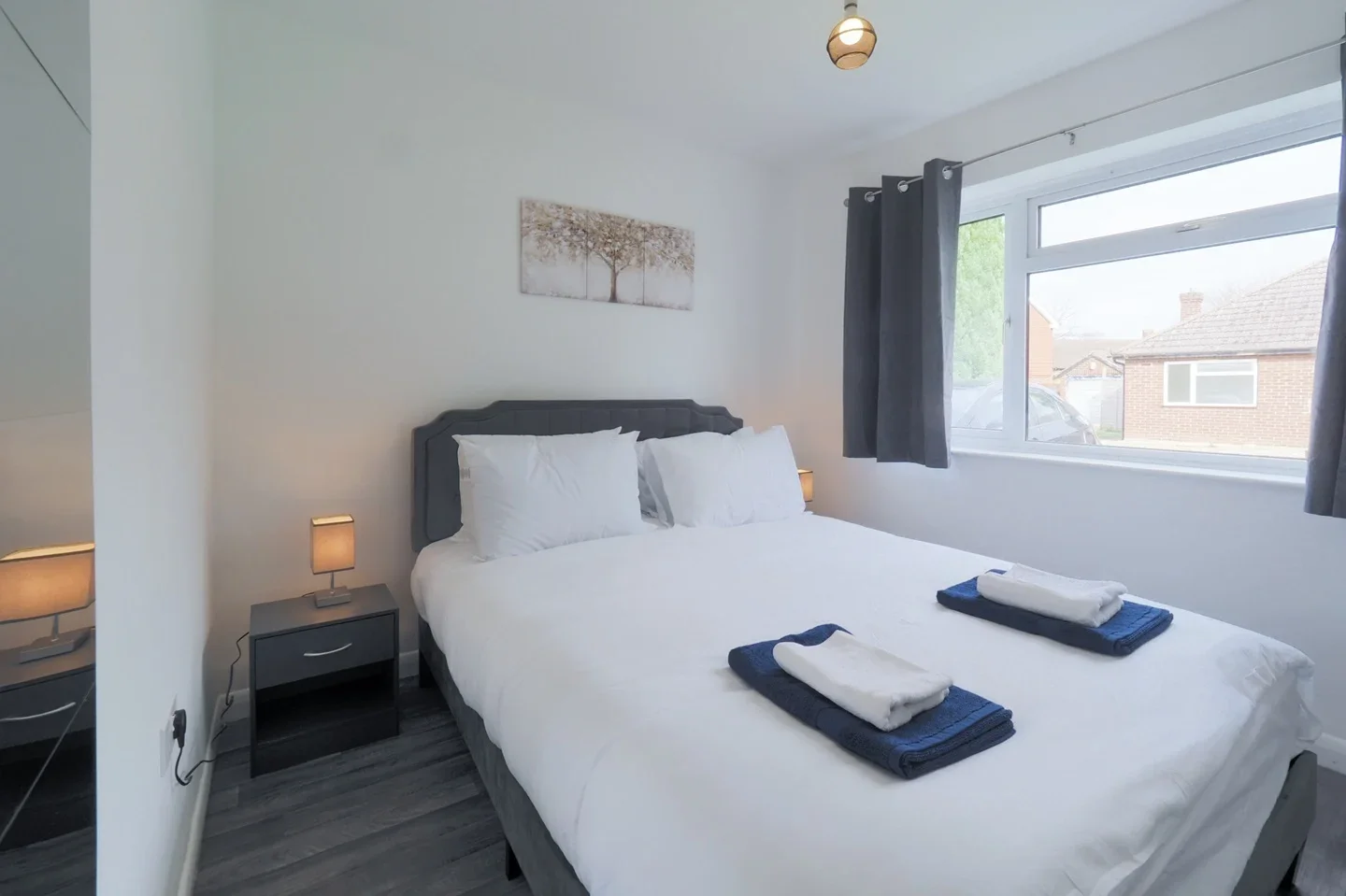 Room Kingfield Gardens in Woking