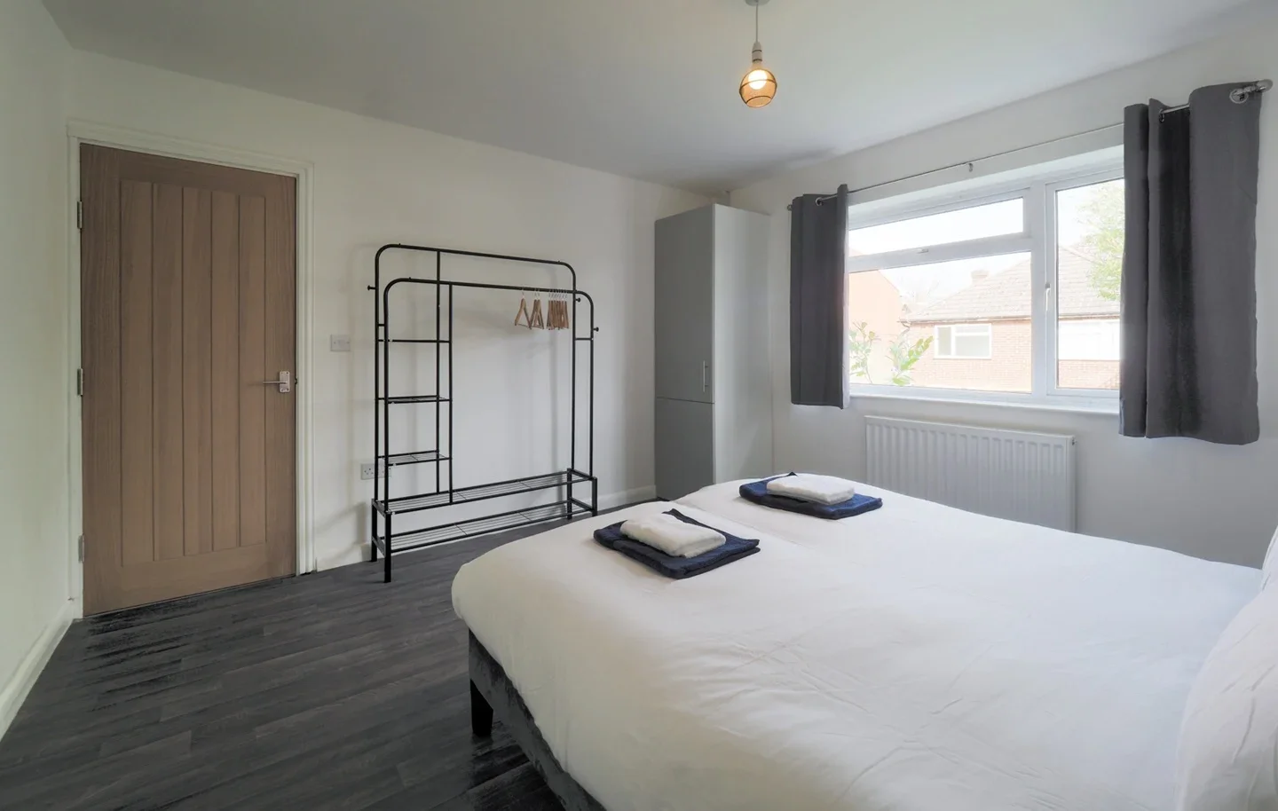 Room Kingfield Gardens in Woking