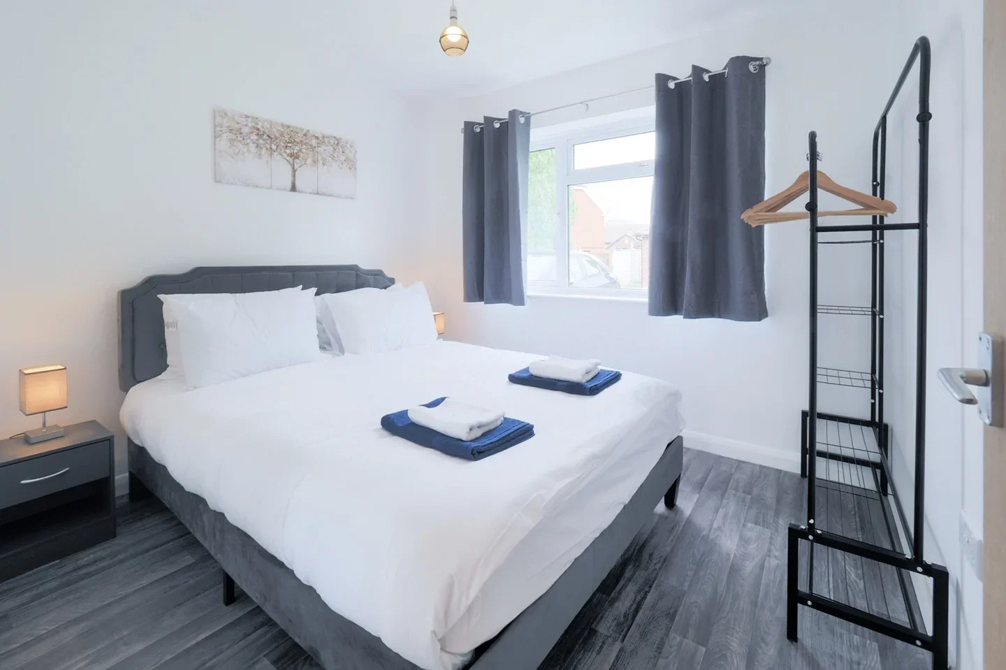 Room Kingfield Gardens in Woking