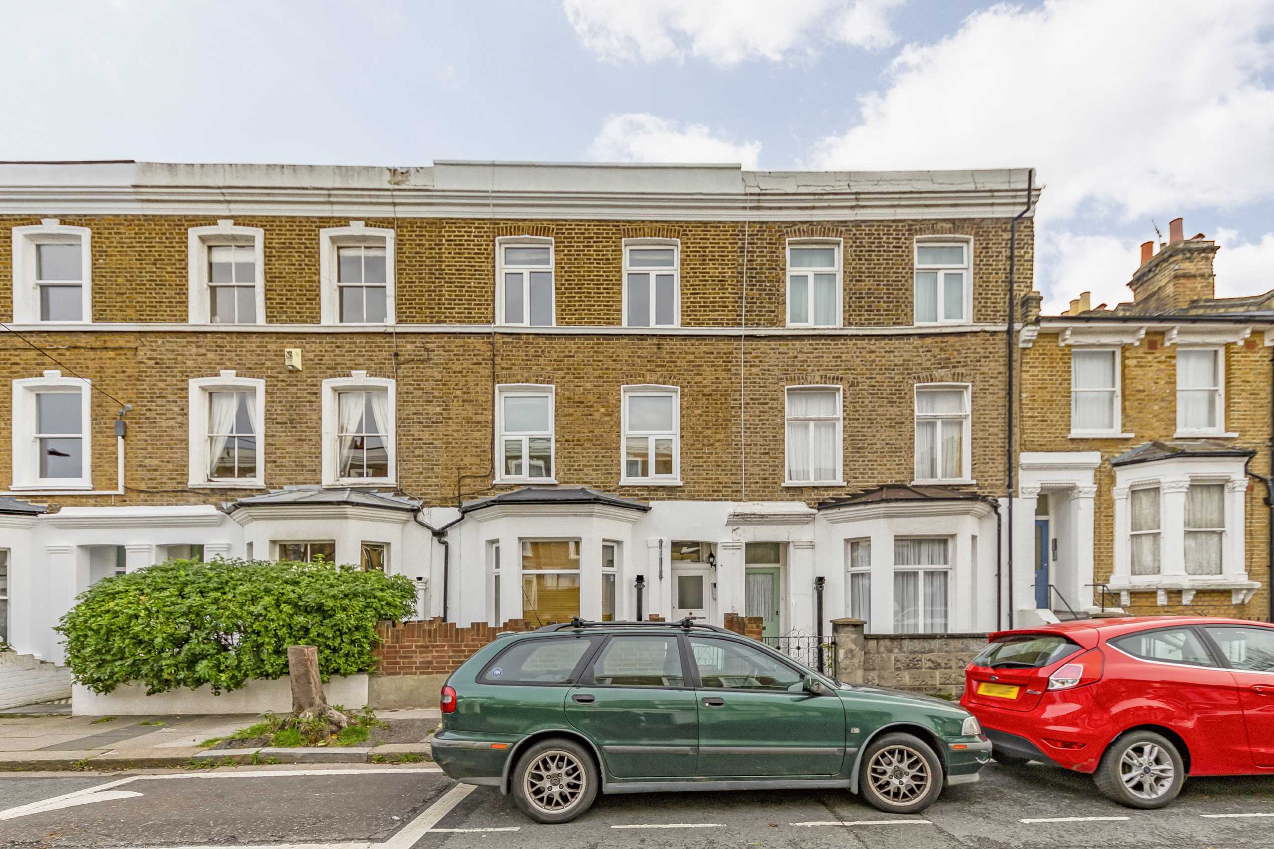 House Brackenbury Road in Greater London