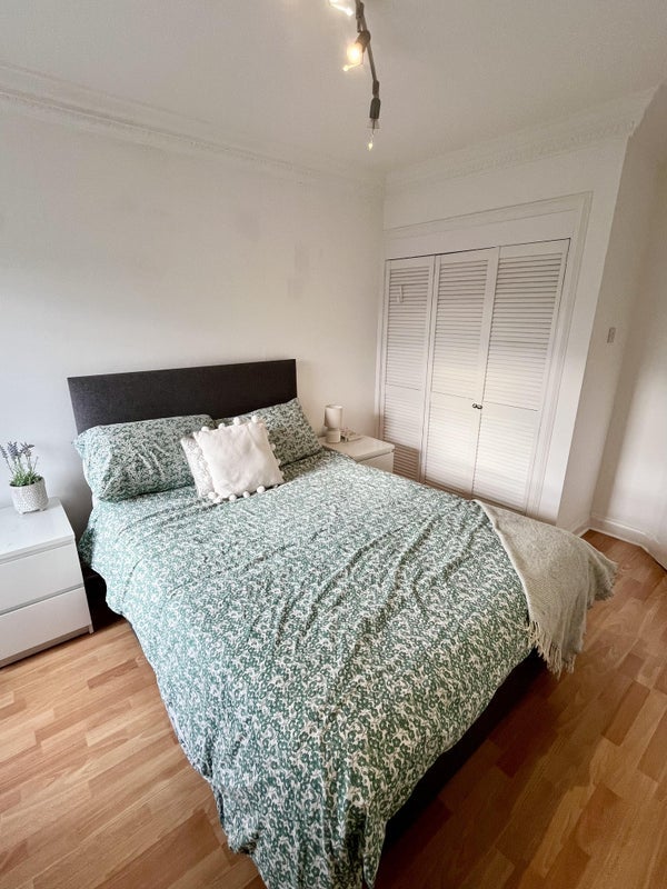 Flat Caledonian Crescent in City of Edinburgh