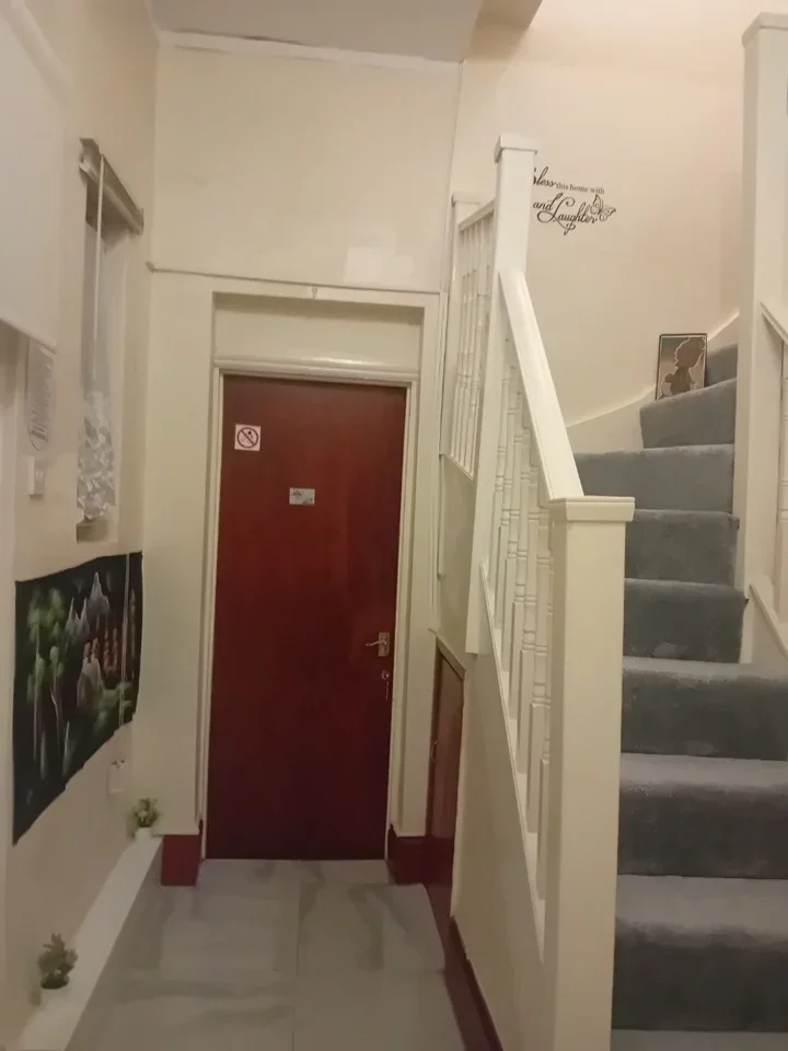 Room Bingley Road in Greater London