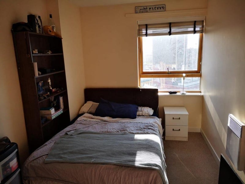 Room Cam Road in Greater London
