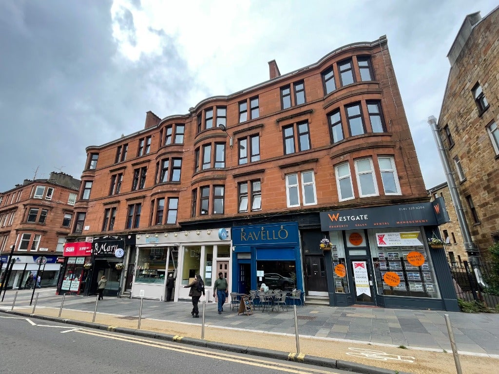 Flat Byres Road in Glasgow