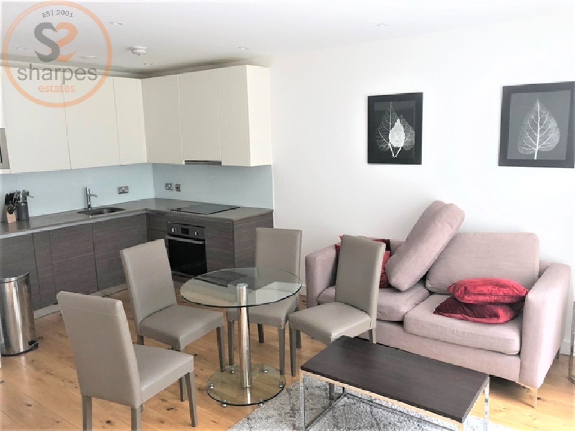 Flat Balfour Road in Greater London