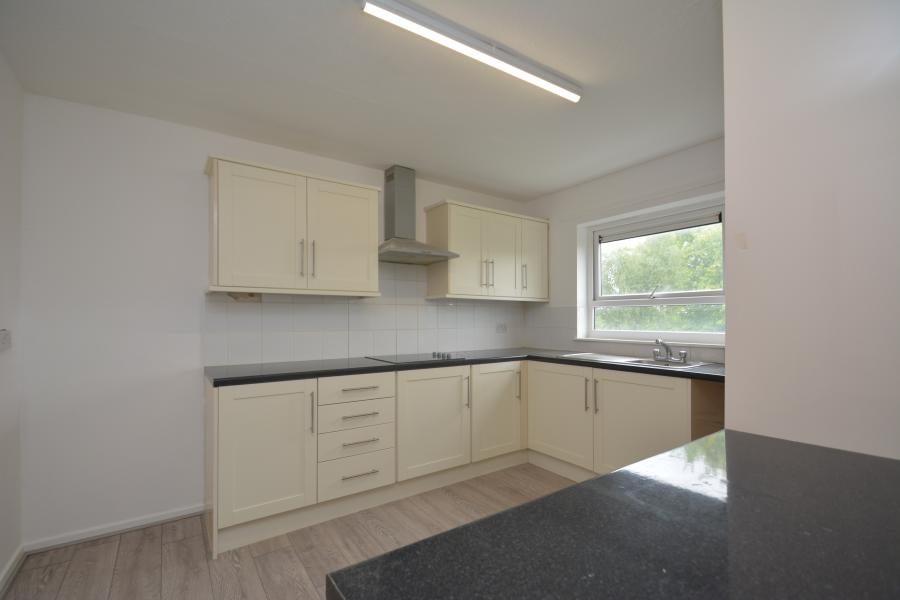 Flat Brookside Avenue in Dawley