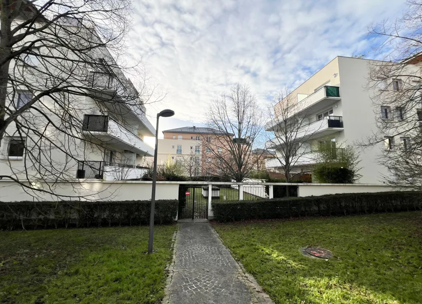 Flat Rue Robert Schuman in Massy