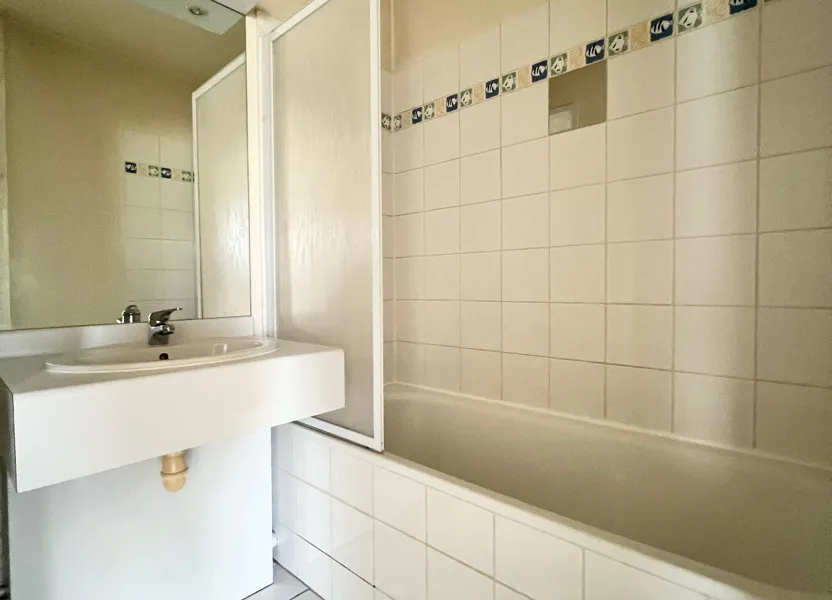Flat Rue Robert Schuman in Massy