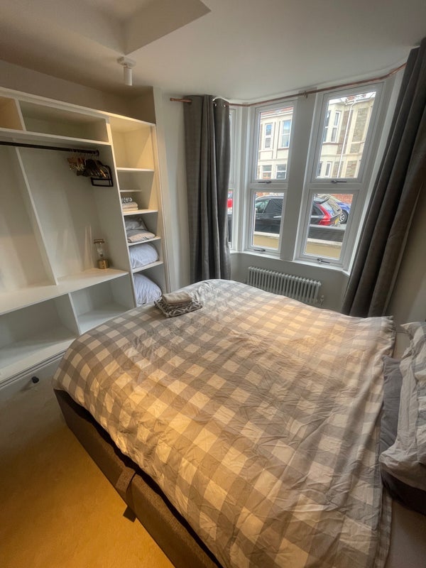 Flat Winchester Road in Bristol