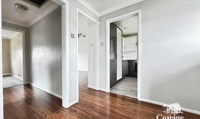 Flat Carterhatch Lane in Greater London