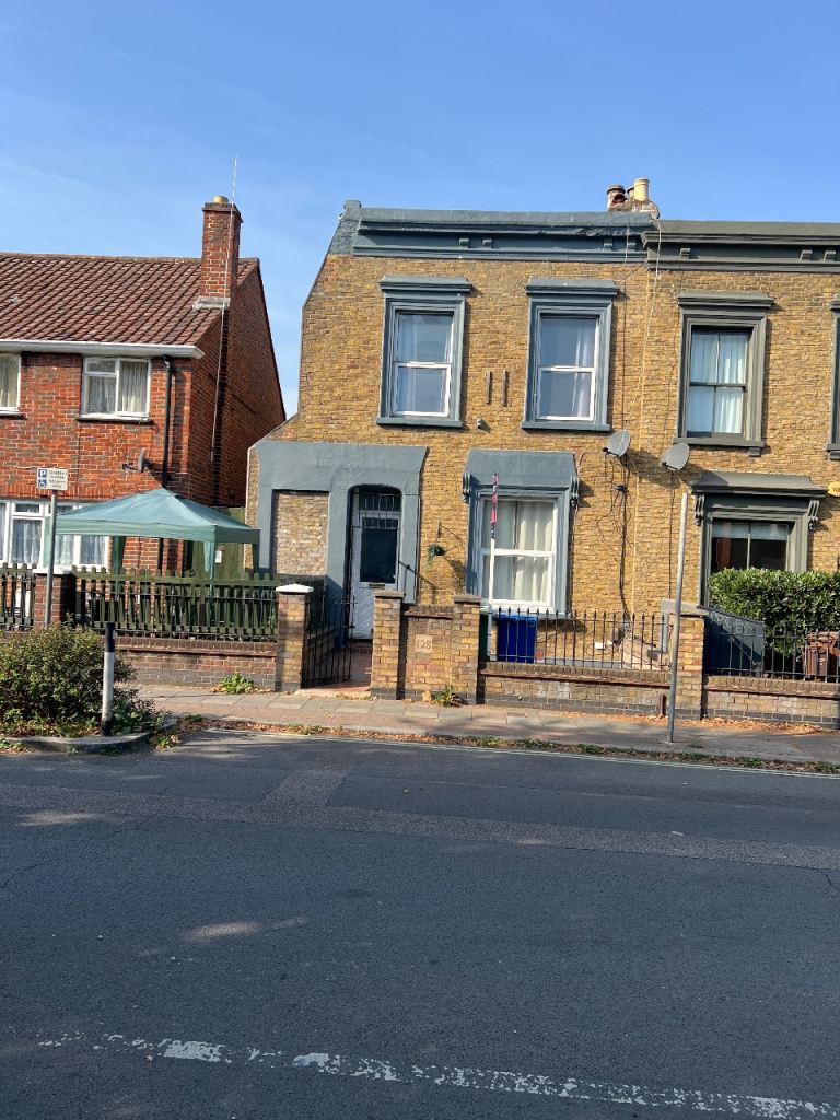 House Bellenden Road in Greater London