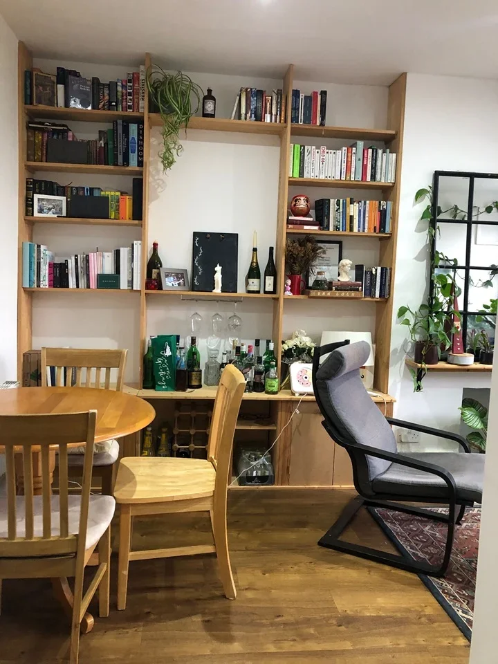 Flat Kew Road in Greater London
