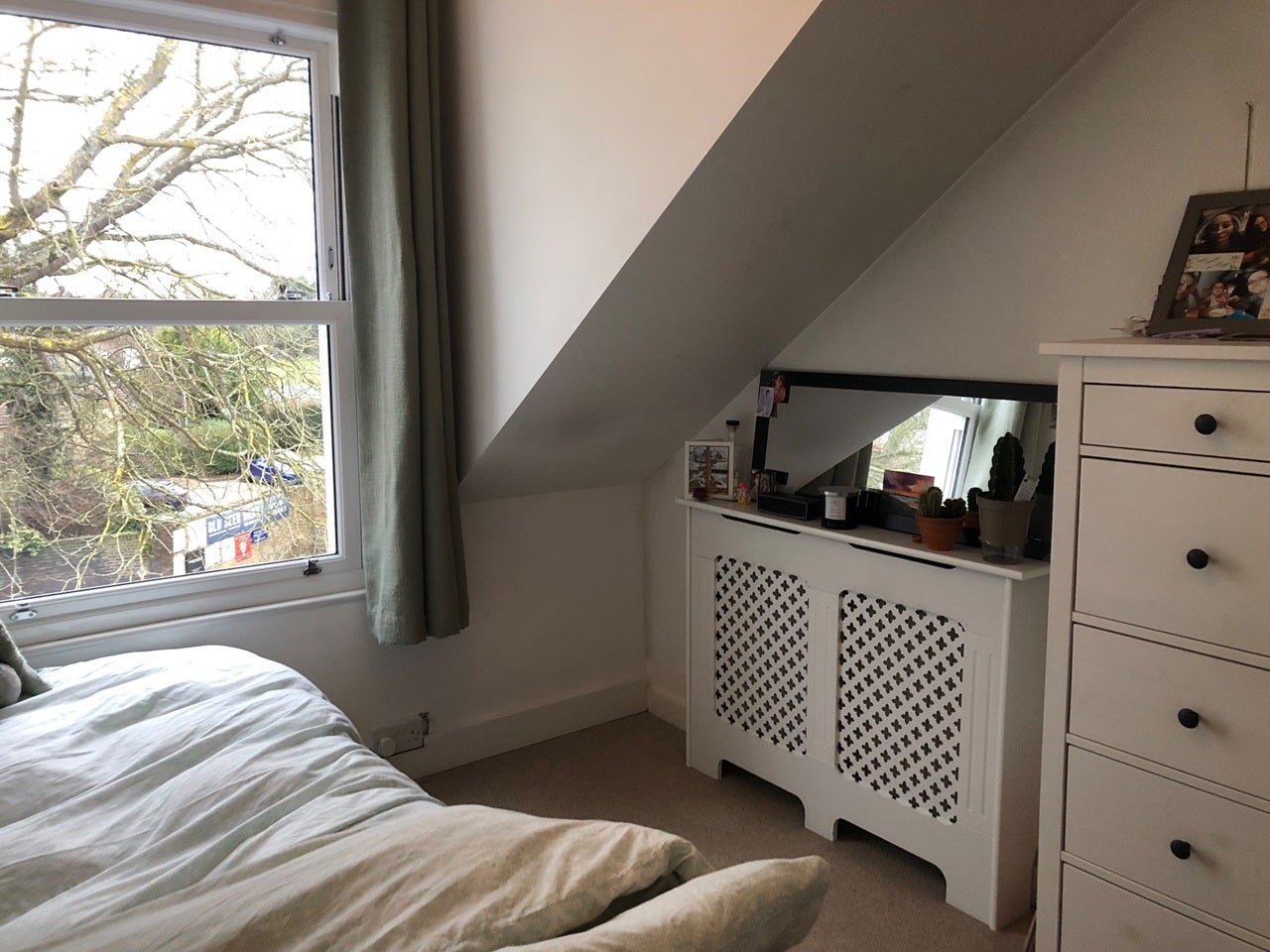 Flat Kew Road in Greater London