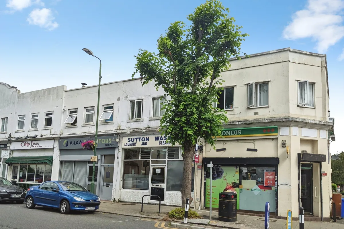 Flat Westmead Road in Greater London