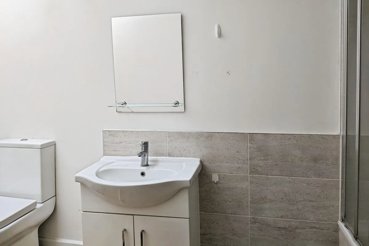 Flat Westmead Road in Greater London