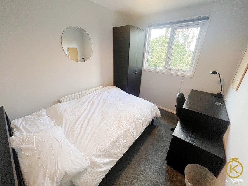 Flat Cabell Road in Guildford