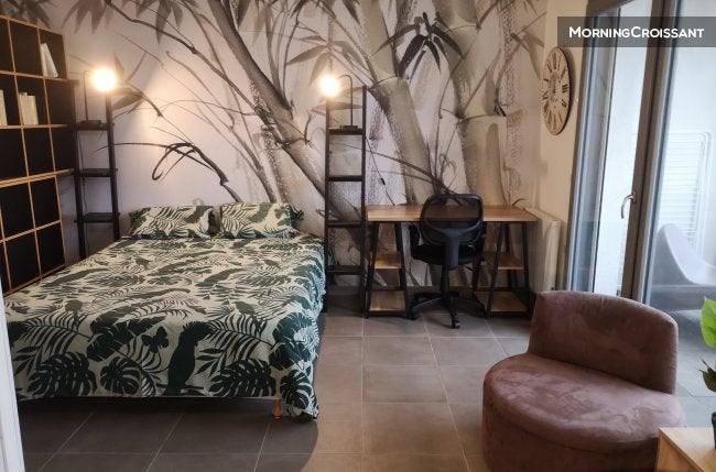 Flat Rue Chantal Sandrin in Lyon