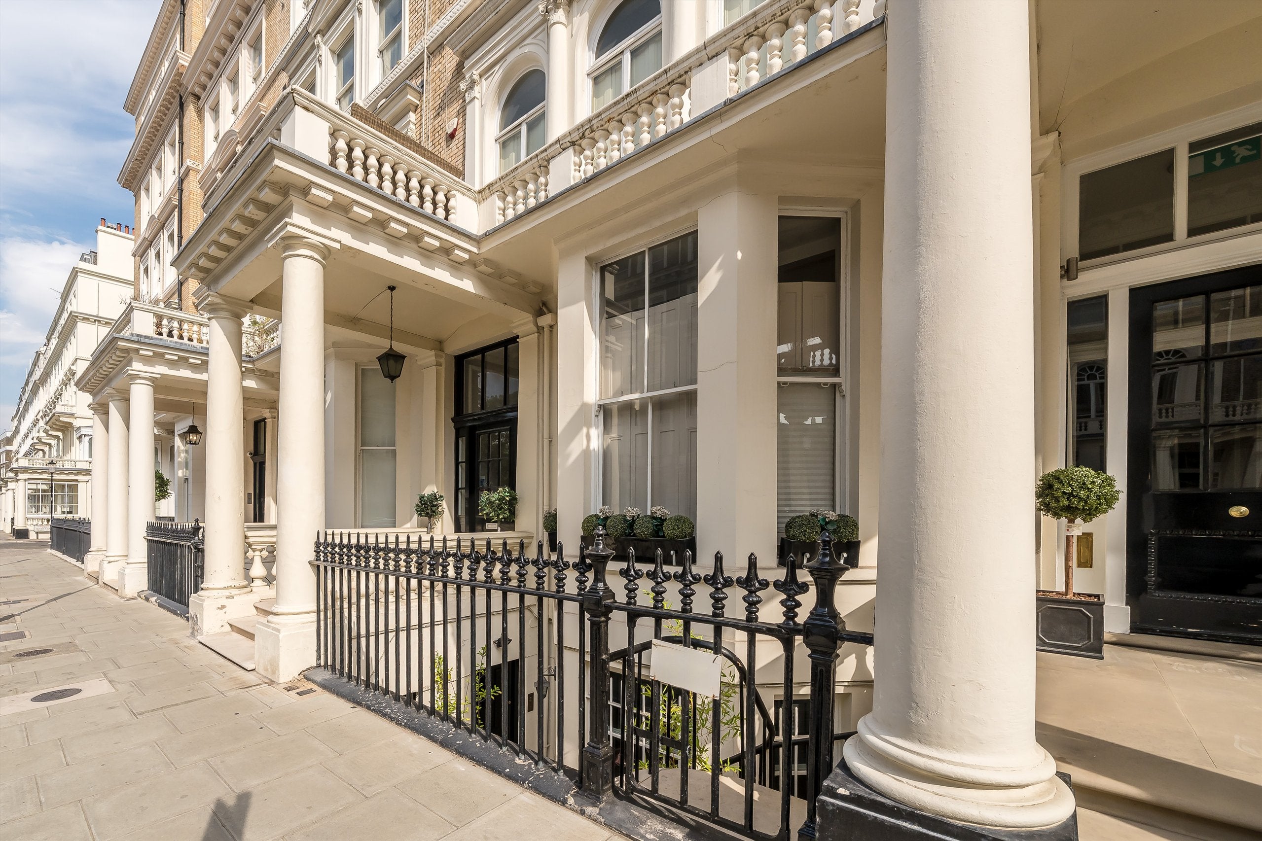Flat Elvaston Mews in Greater London