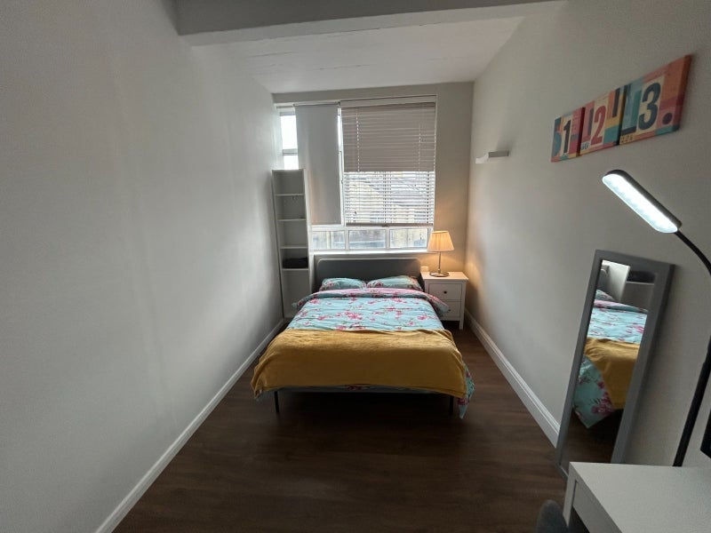 Room Dingley Road in Greater London