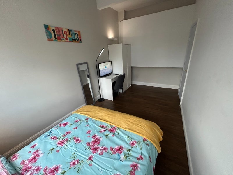 Room Dingley Road in Greater London