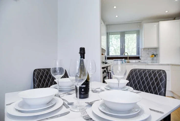 House Swallowfield in Peterborough