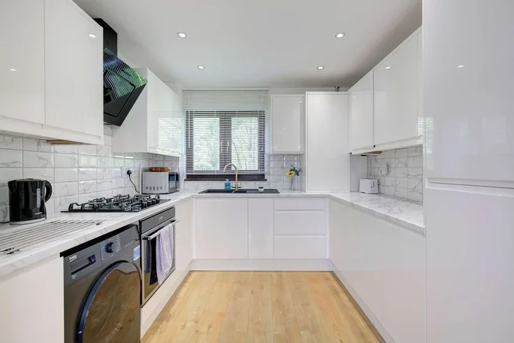 House Swallowfield in Peterborough