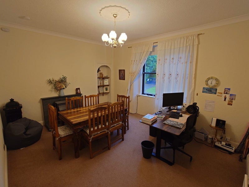 Room Edinburgh Road in Penicuik
