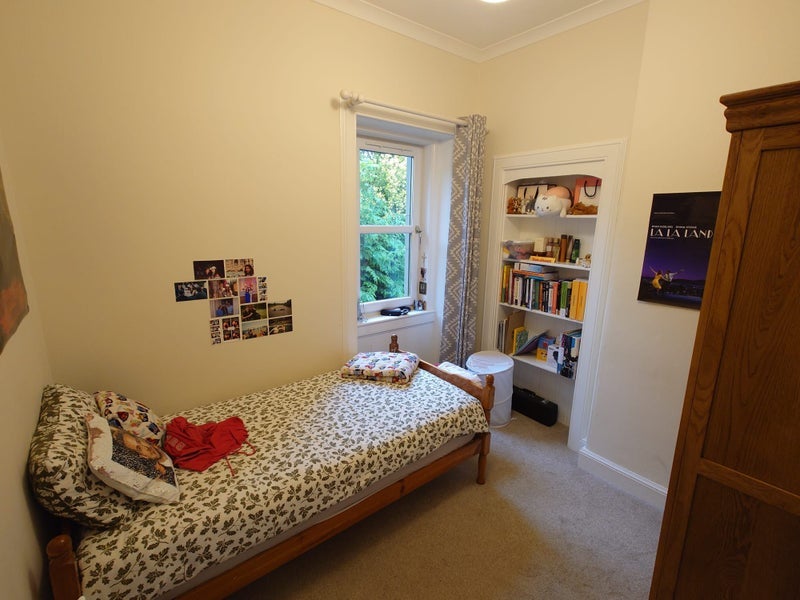 Room Edinburgh Road in Penicuik