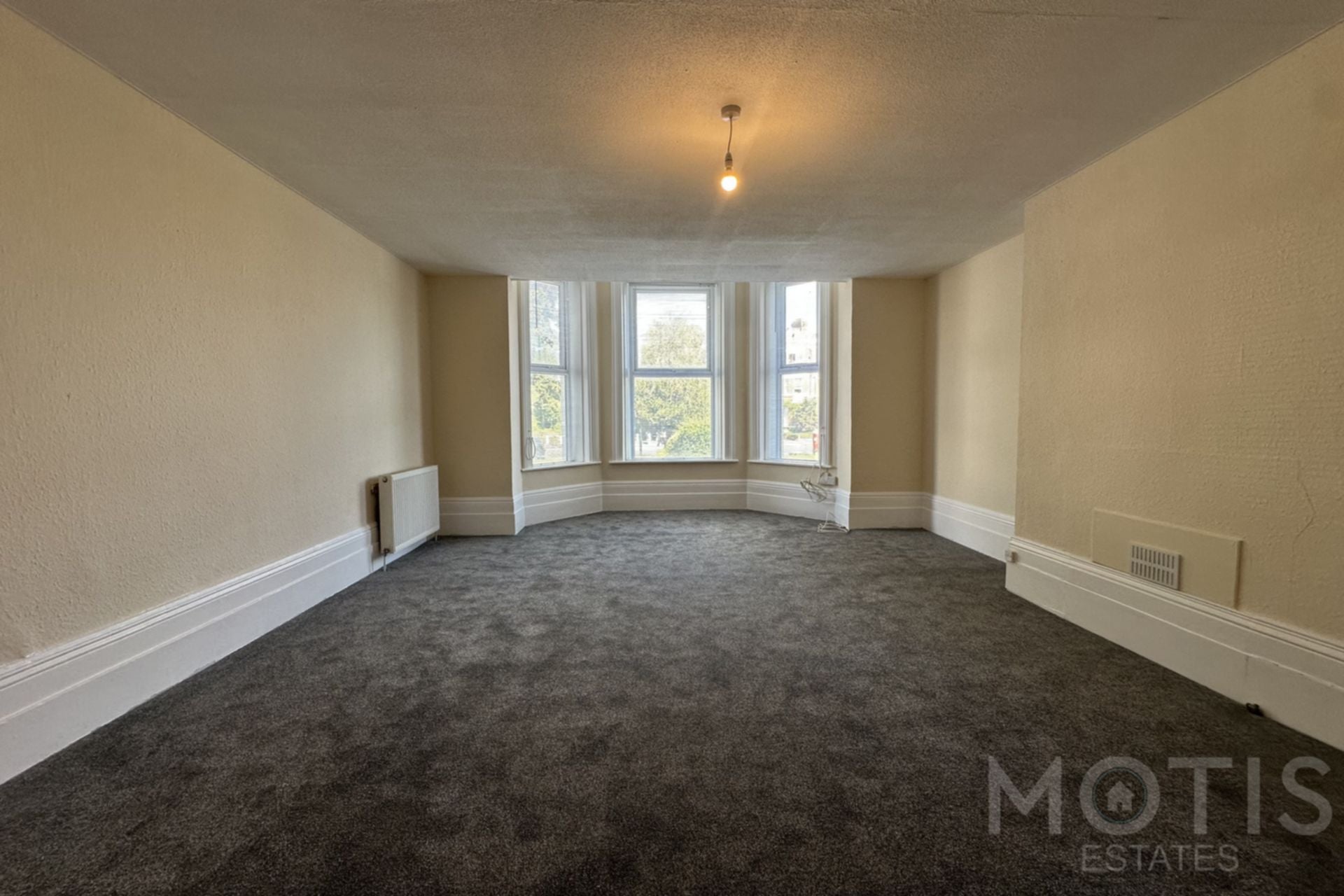 Flat Augusta Gardens in Folkestone and Hythe District