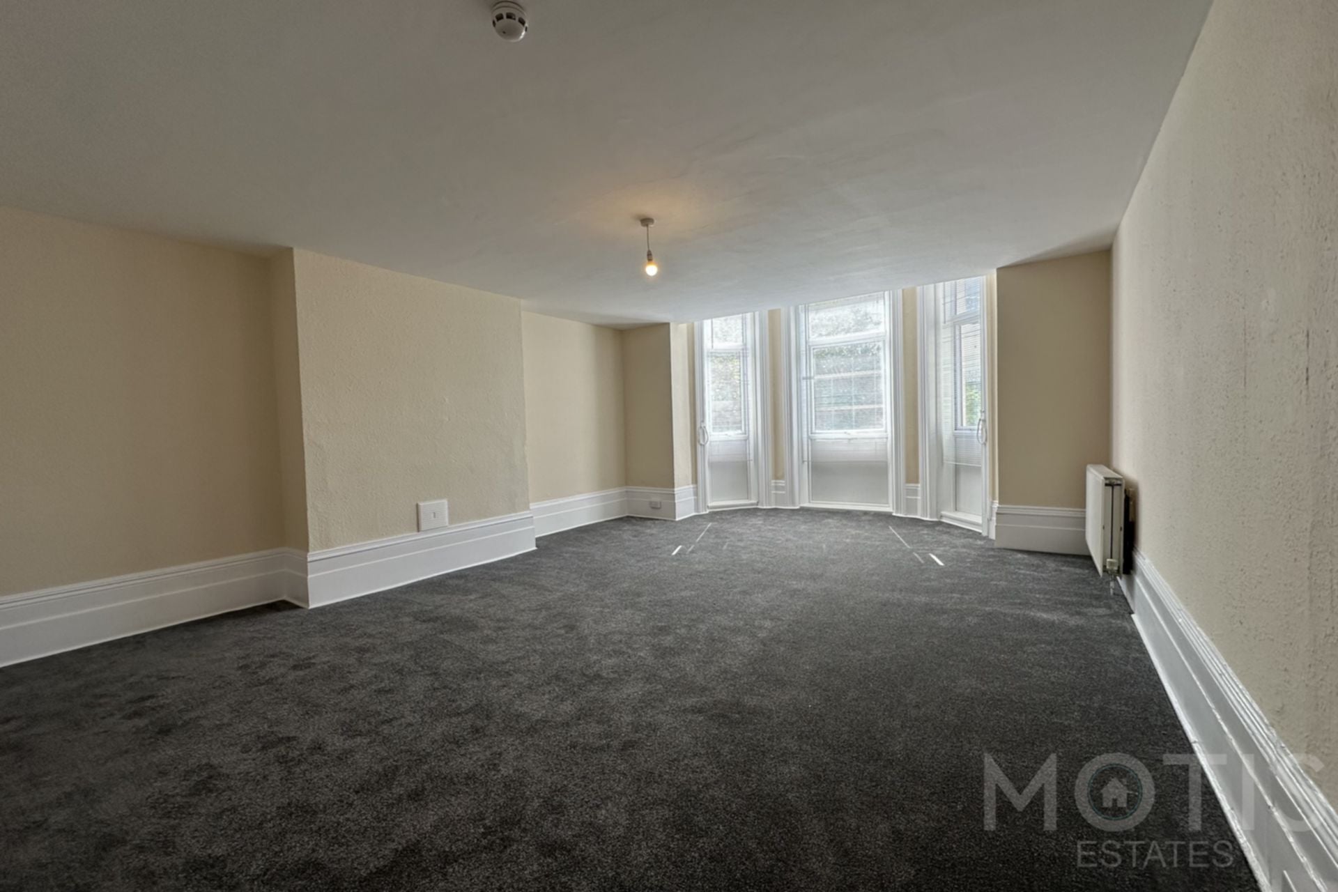Flat Augusta Gardens in Folkestone and Hythe District