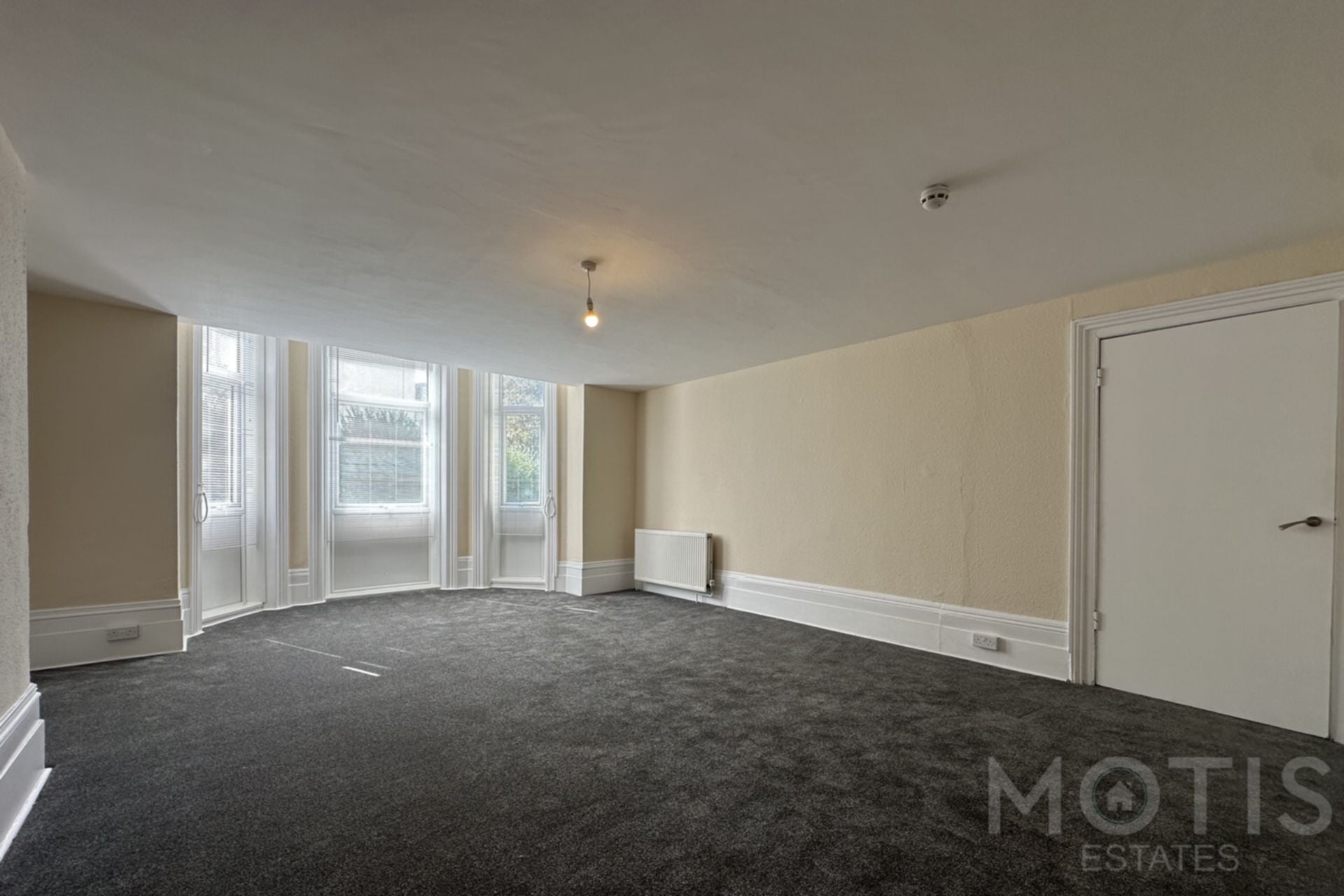 Flat Augusta Gardens in Folkestone and Hythe District