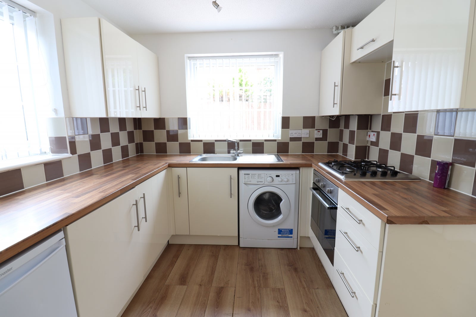 House Felton Close in Luton