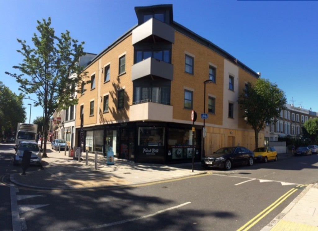 Flat Hornsey Road in Greater London