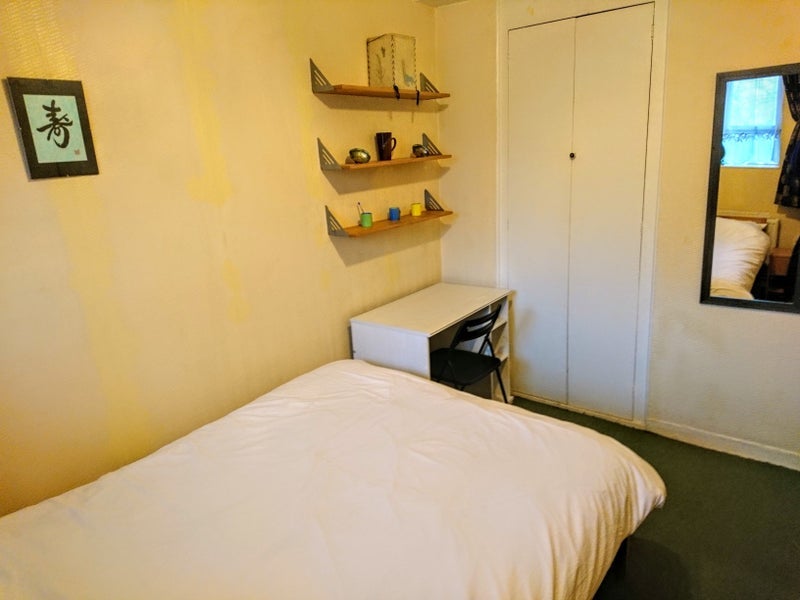 Room Popham Road in Greater London